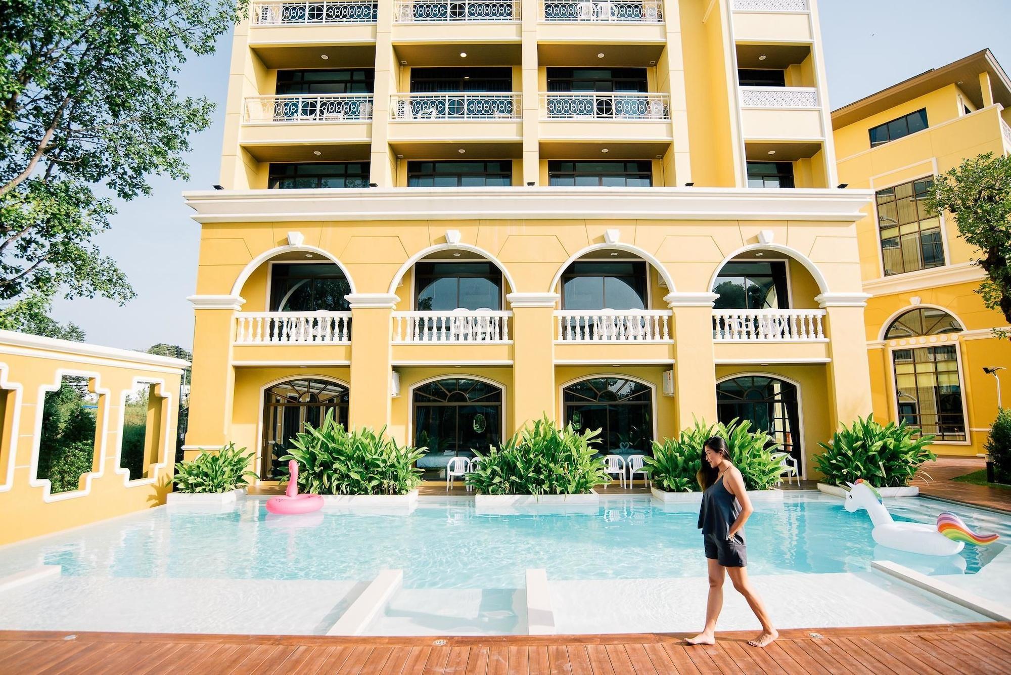 The Pineapple Hotel Krabi town Exteriör bild