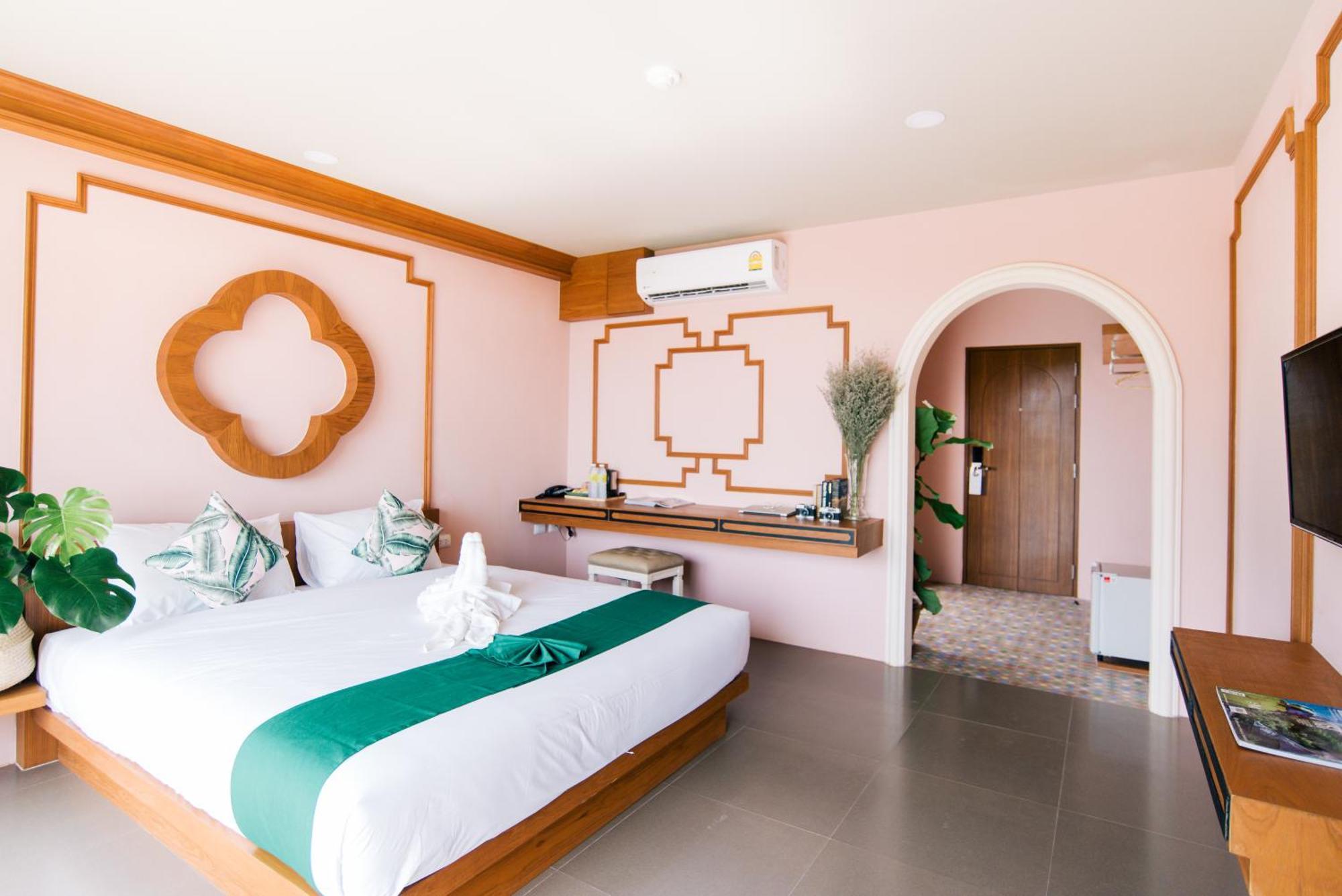 The Pineapple Hotel Krabi town Exteriör bild