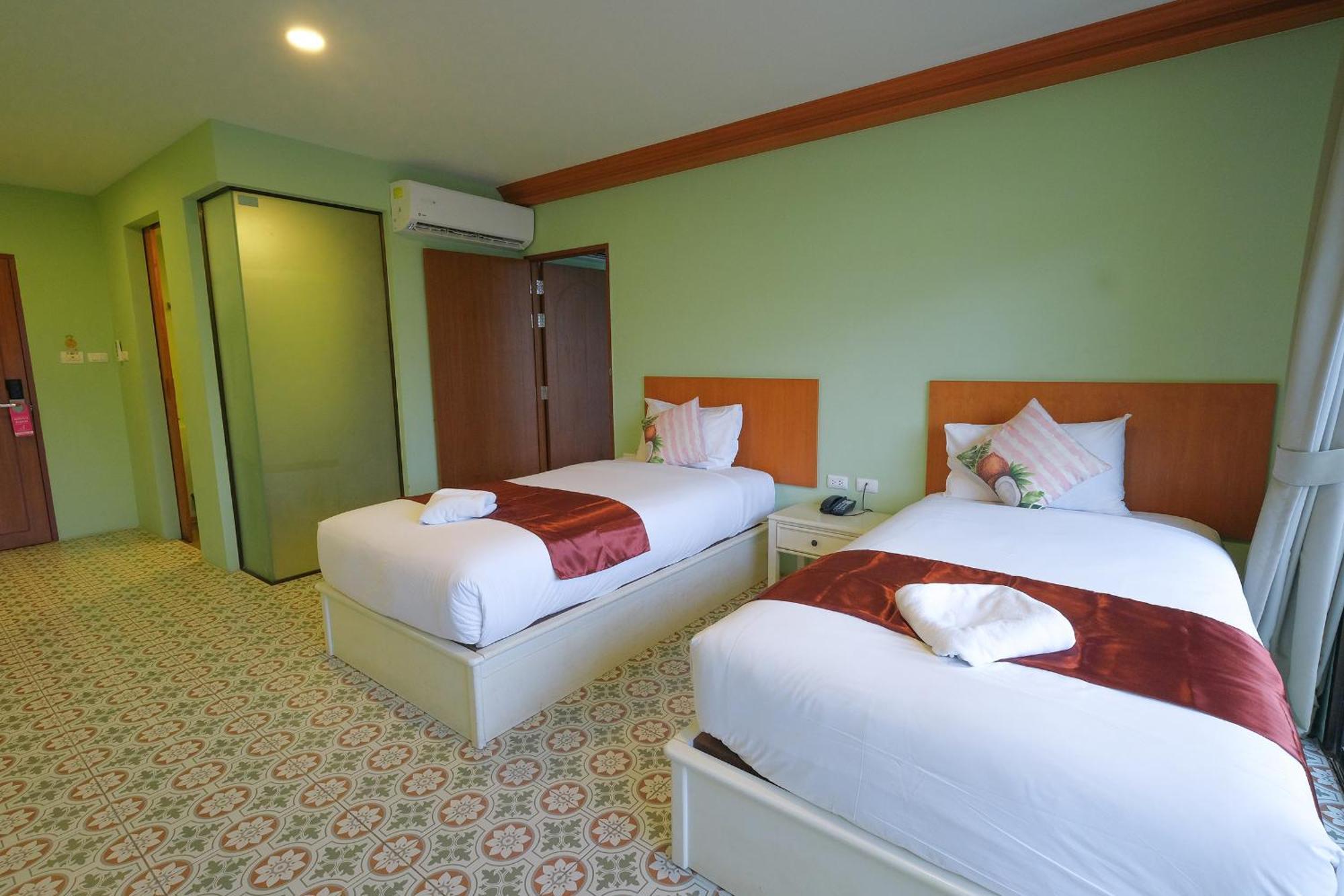 The Pineapple Hotel Krabi town Exteriör bild