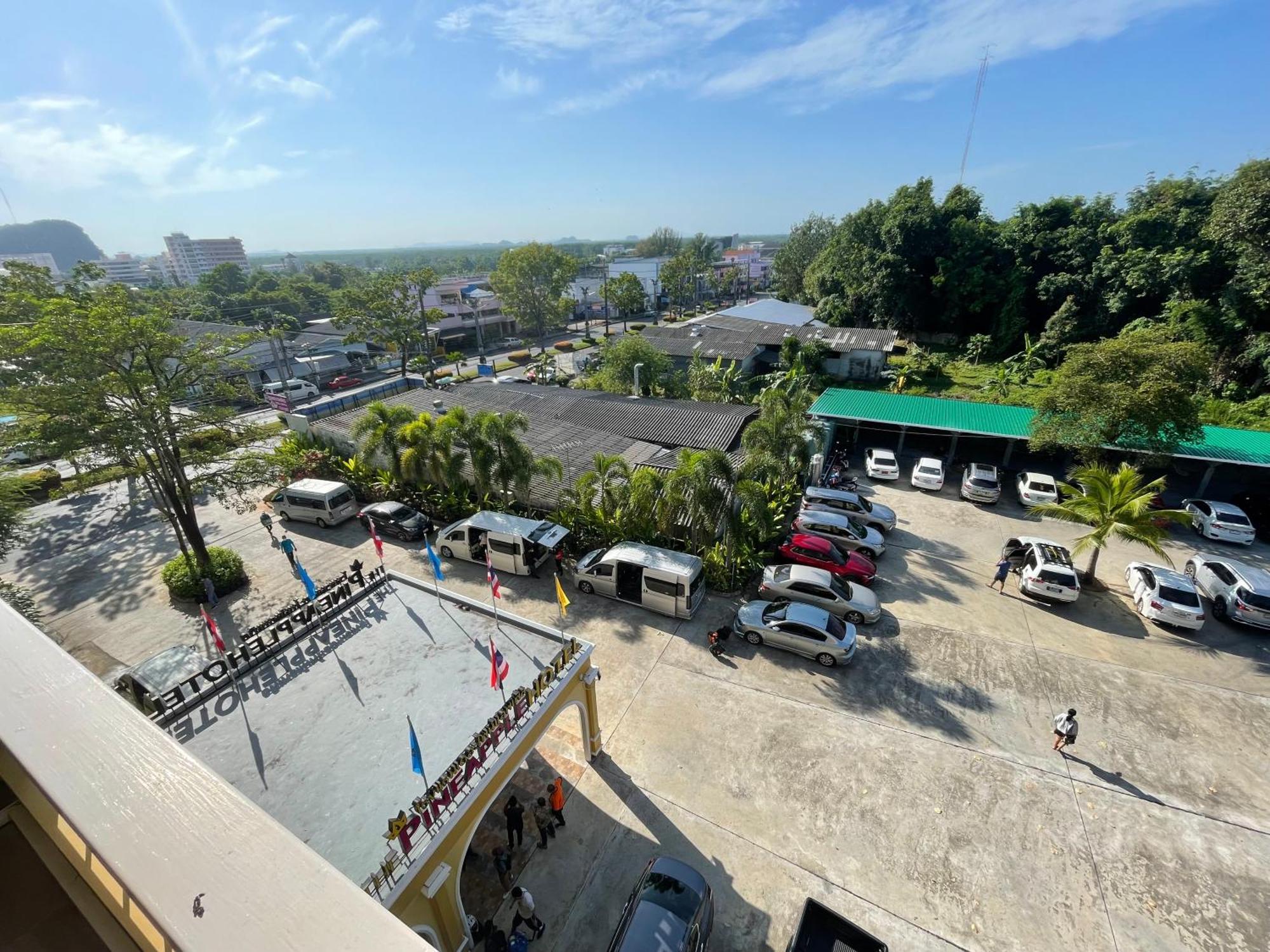 The Pineapple Hotel Krabi town Exteriör bild