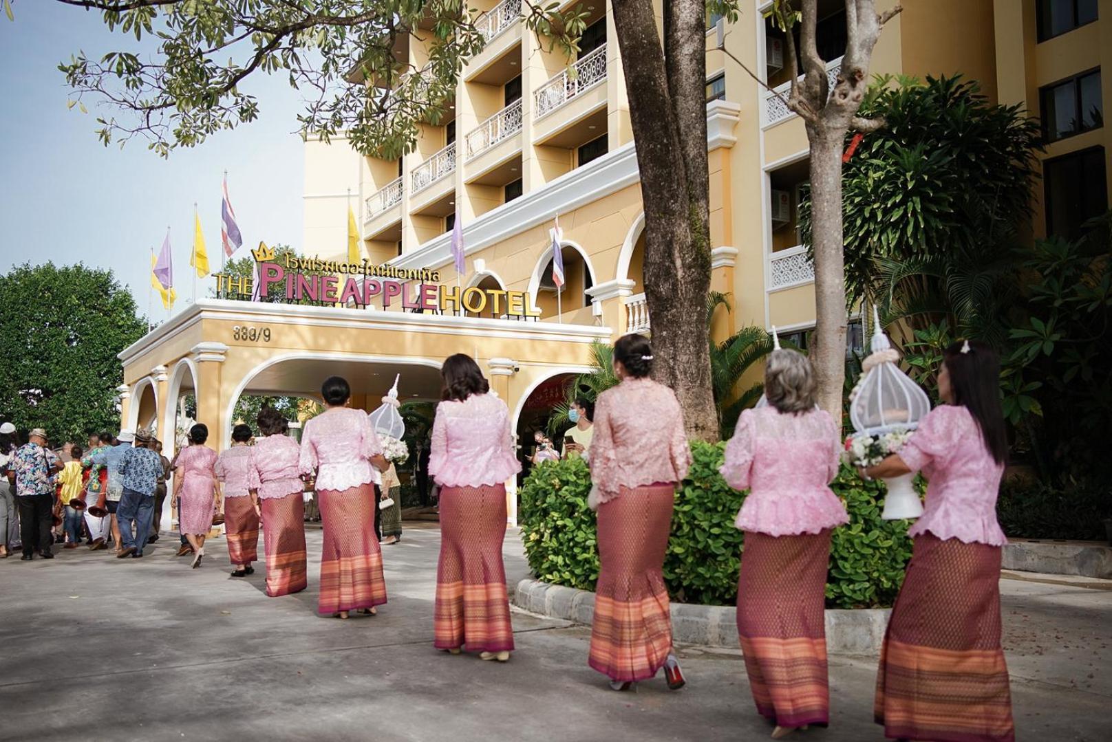 The Pineapple Hotel Krabi town Exteriör bild